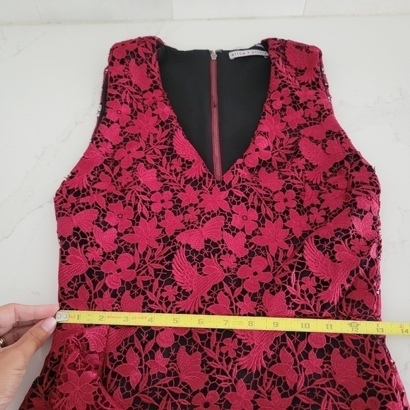 Alice + Olivia Katia Ruffled Lace Sheath Dress Sleeveless Red Black Form-Fitting - Picture 8 of 8
